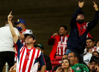 “Lo único que saben hacer en su vida y no lo saben hacer”: Afición de Chivas