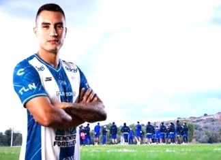 El volante, Christian Rivera se afirma en Pachuca