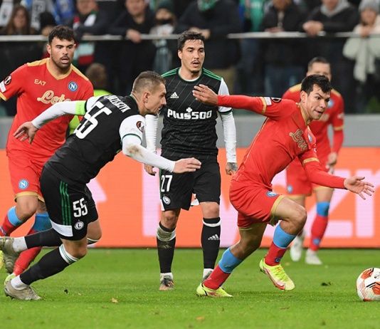 El “Chucky” Lozano anotó en la goleada del Napoli en la Europa League